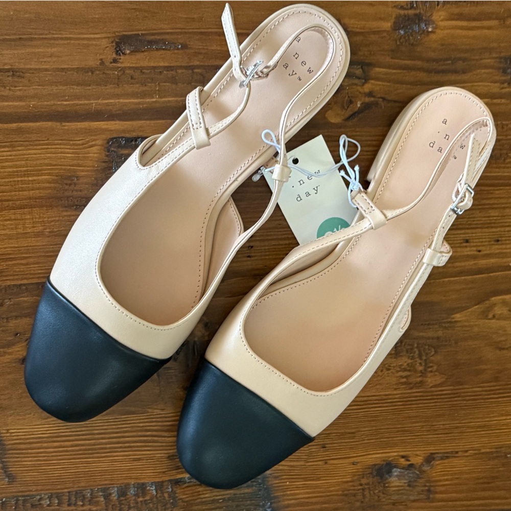 Size 8.5 Elegant Black and Cream Women's Slingback Flat Shoes a new day